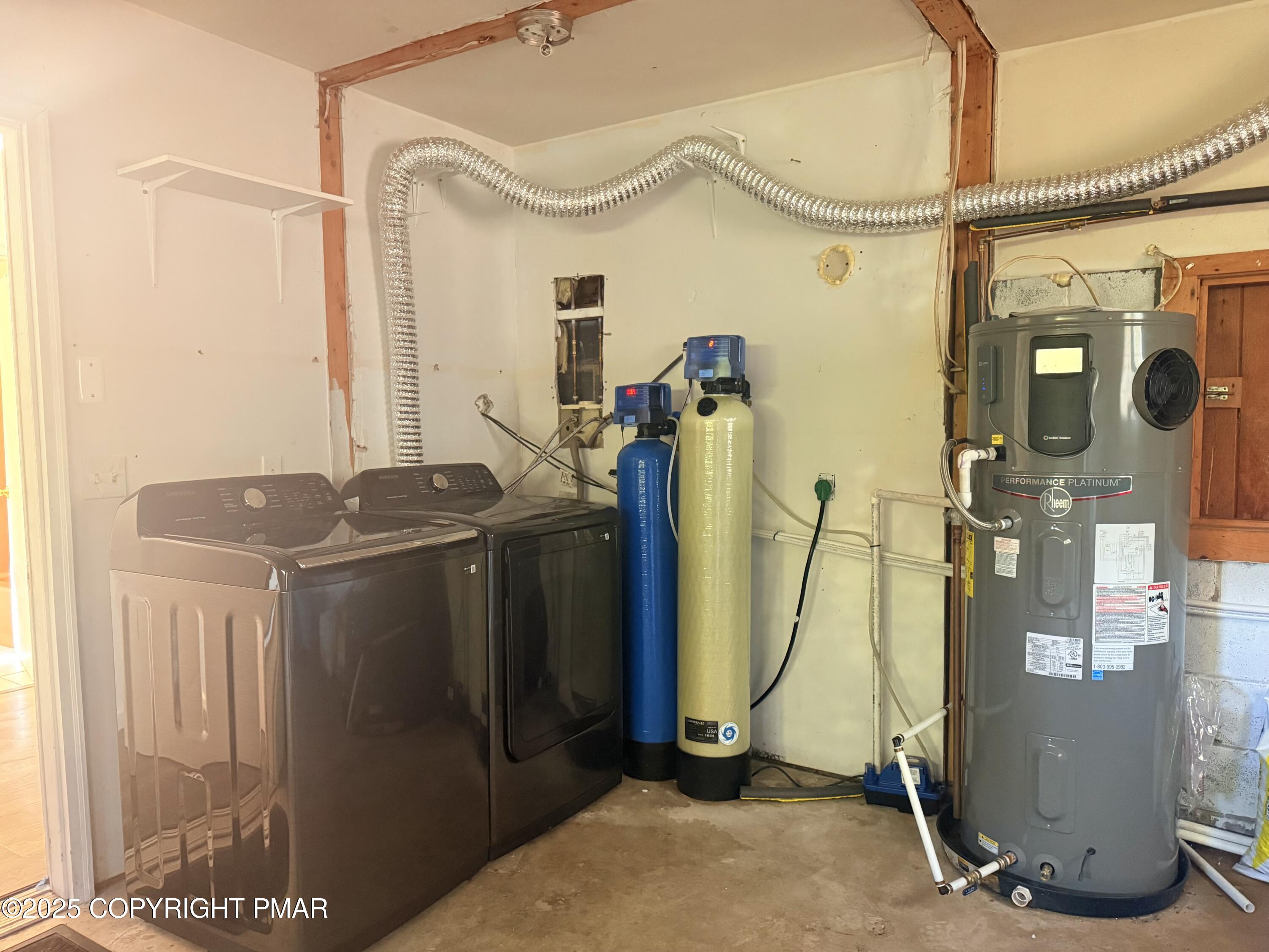 303 Otter Court Bushkill, PA 18324 - Photo 16 of 18