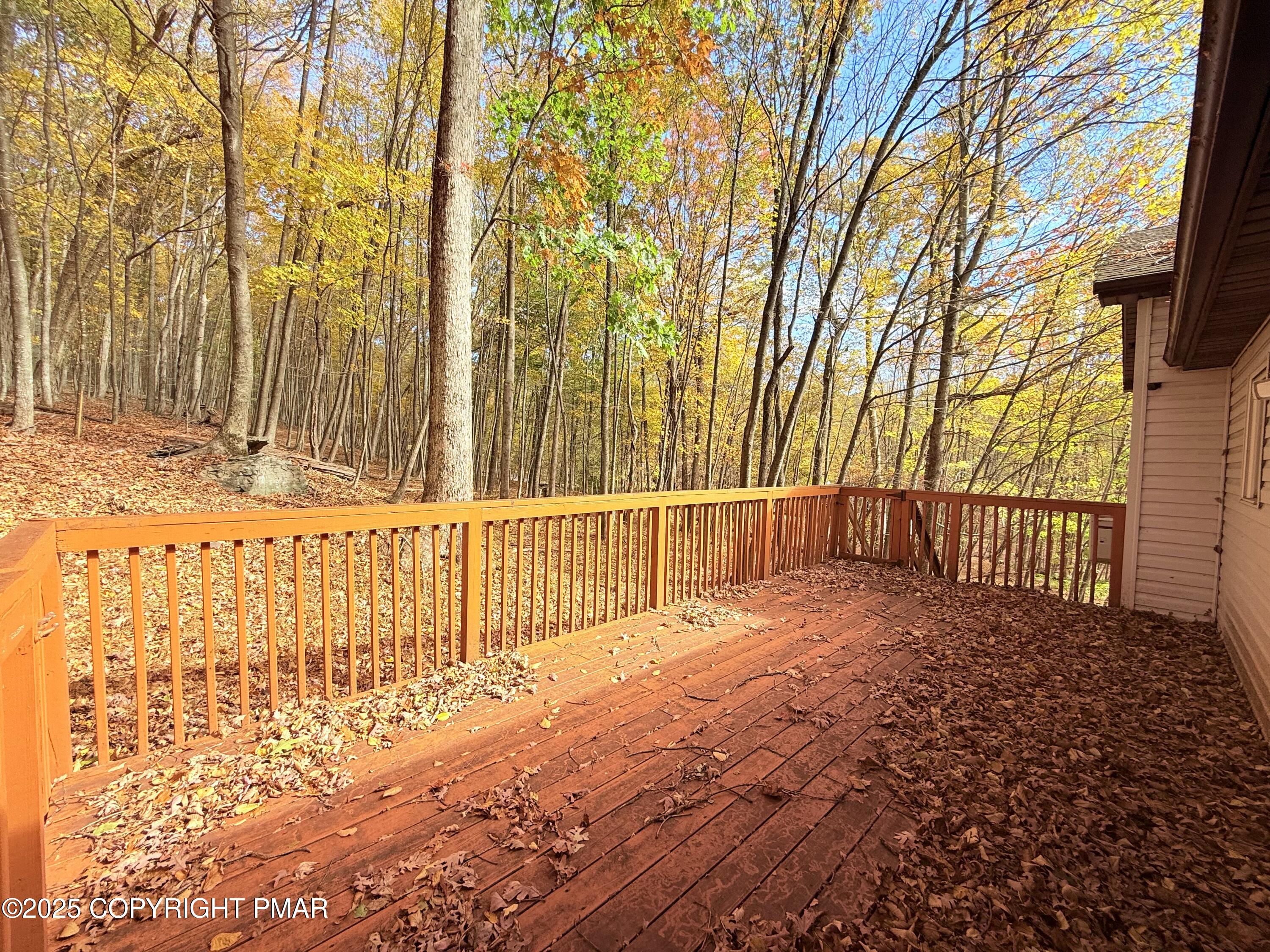 303 Otter Court Bushkill, PA 18324 - Photo 17 of 18