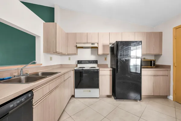 $359,000 | 9665 Northwest 76th Court, Tamarac, FL 33321