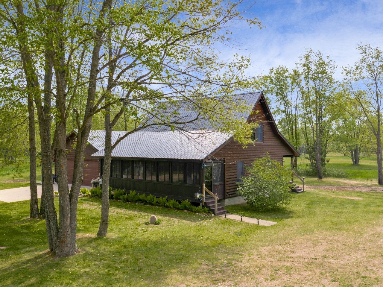 3733 South Reynolds Road Thompsonville, MI 49683 - Photo 5 of 42 Gallery Image 5