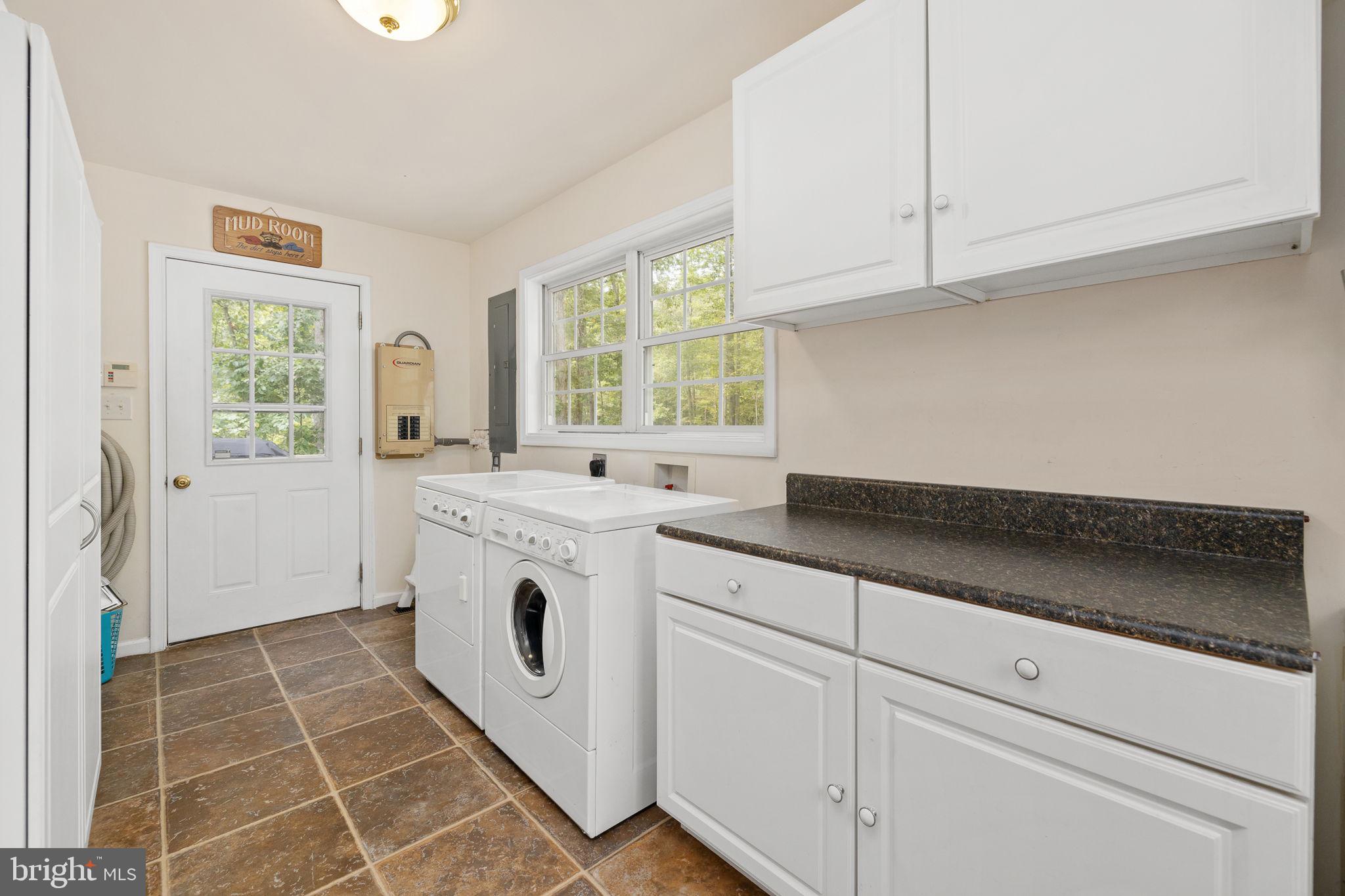 707 Lake Ruth Ann Road Louisa, VA 23093 - Photo 2 of 86