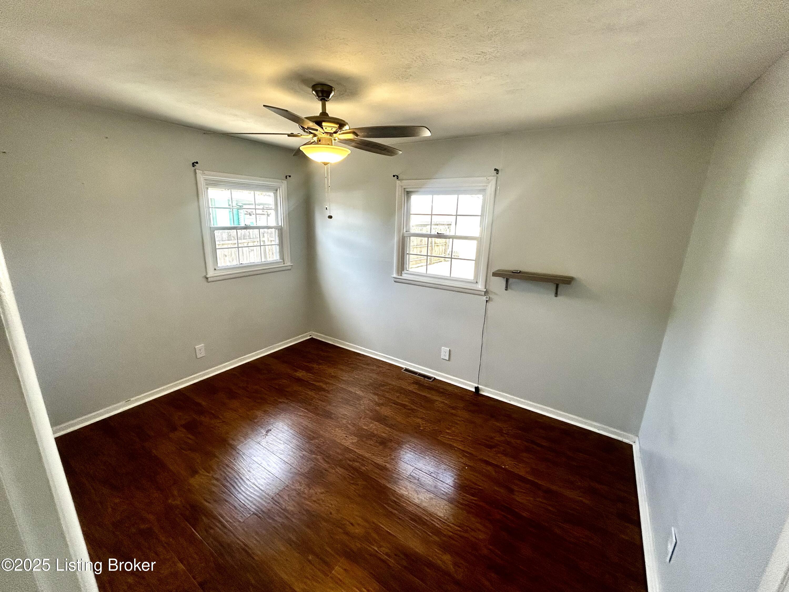 5221 Layne Road Louisville, KY 40219 - Photo 11 of 35 22