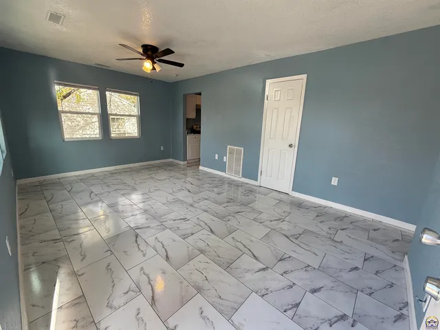 $125,000 | 3342 Southeast Irvingham Street, Topeka, KS 66605