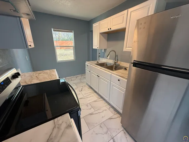 $125,000 | 3342 Southeast Irvingham Street, Topeka, KS 66605