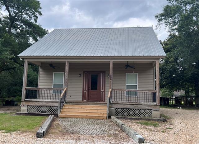 122 Wager Cemetery Road Madisonville, LA 70447 - Photo 3 of 28