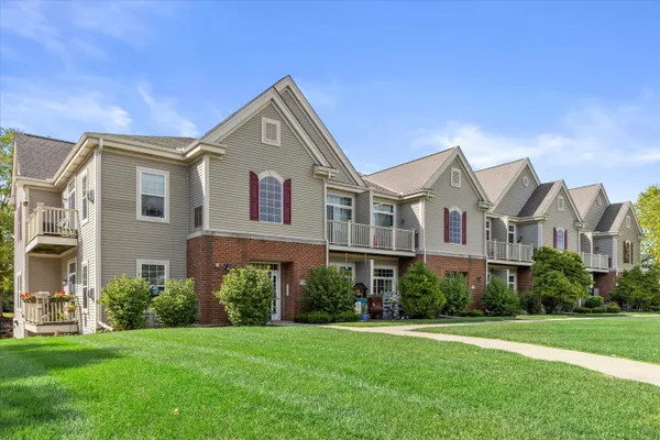 W206N16743 Blackberry Circle, Unit 1628, Jackson, WI 53037