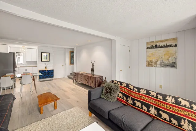 $549,000 | 55 Village Green Drive, Unit 3C, Stowe, VT 05672