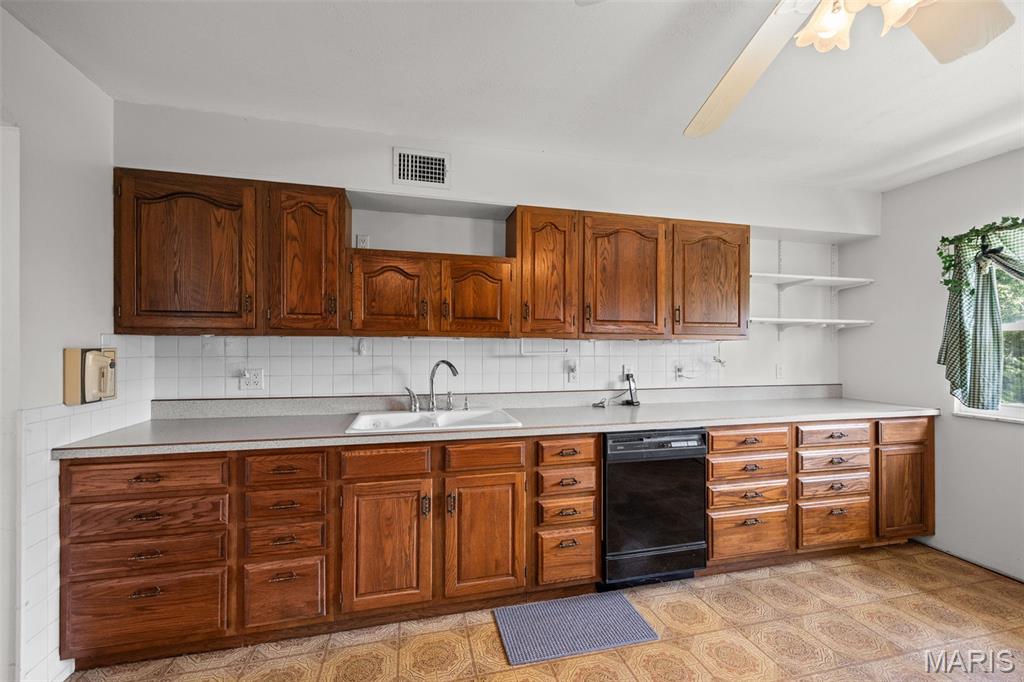 223 Susan Road St. Louis, MO 63129 - Photo 8 of 33 Gallery Image 8