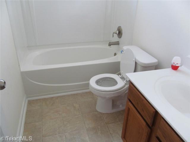 5274 Crosswinds Road McLeansville, NC 27301 - Photo 10 of 16 Exterior Front. Hall Bathroom