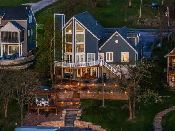 $1,299,000 | 606 Lake Viking Terrace, Gallatin, MO 64640