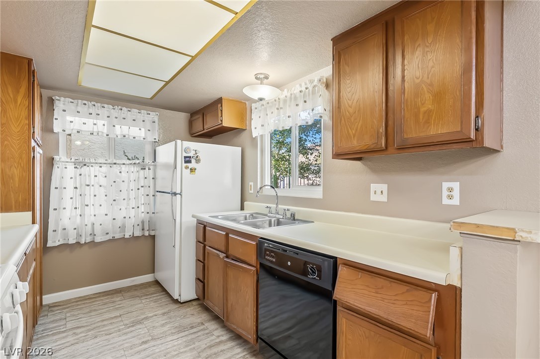 2148 Pebble Creek Lane Laughlin, NV 89029 - Photo 15 of 36