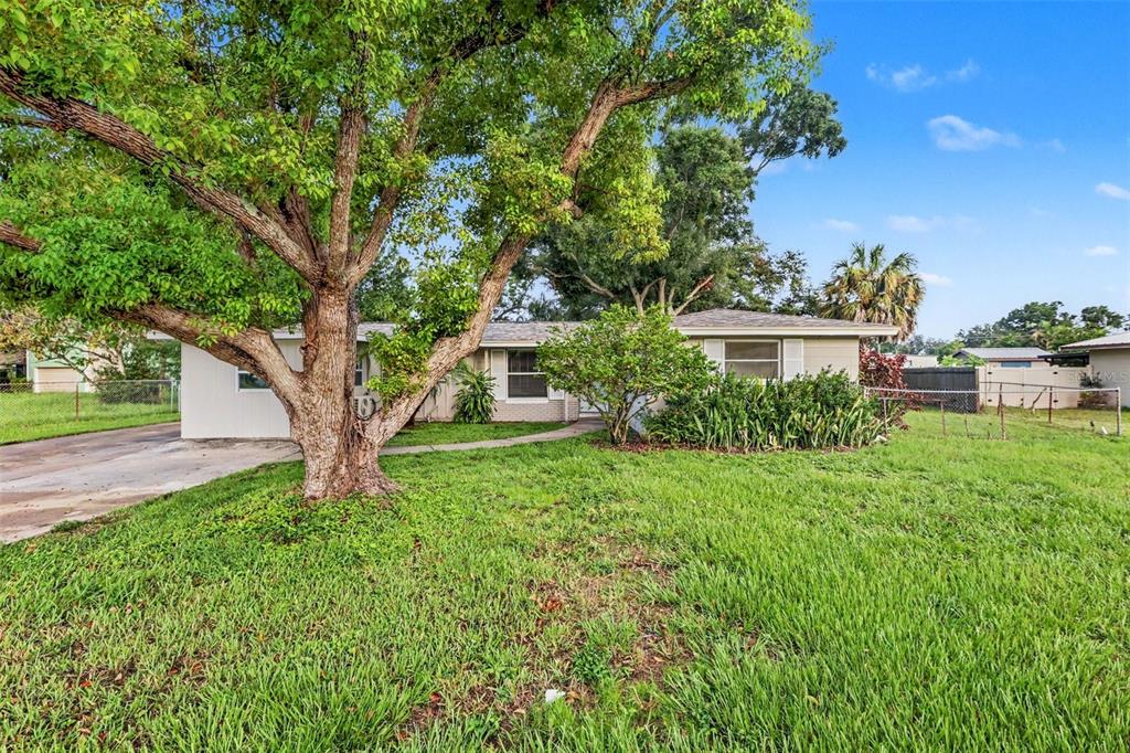 913 Lytle Street Southwest Ruskin, FL 33570 - Photo 2 of 17 Gallery Image 2