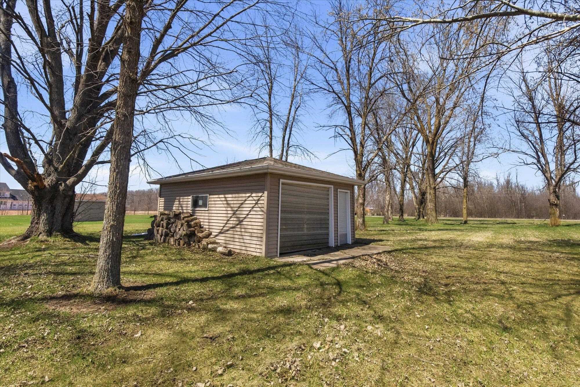 N8893 County Road North Menasha, WI 54952 - Photo 24 of 29