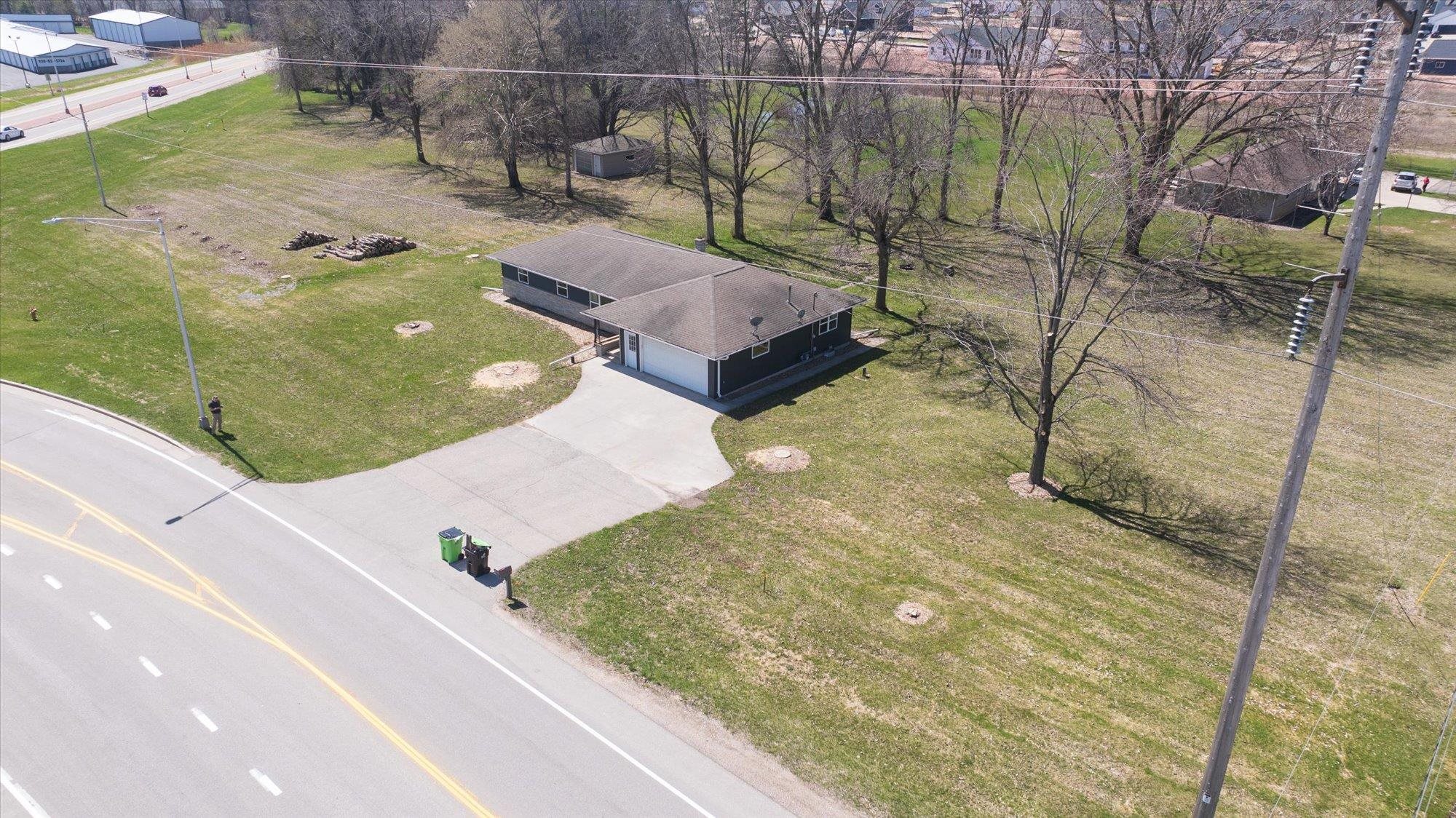 N8893 County Road North Menasha, WI 54952 - Photo 4 of 29