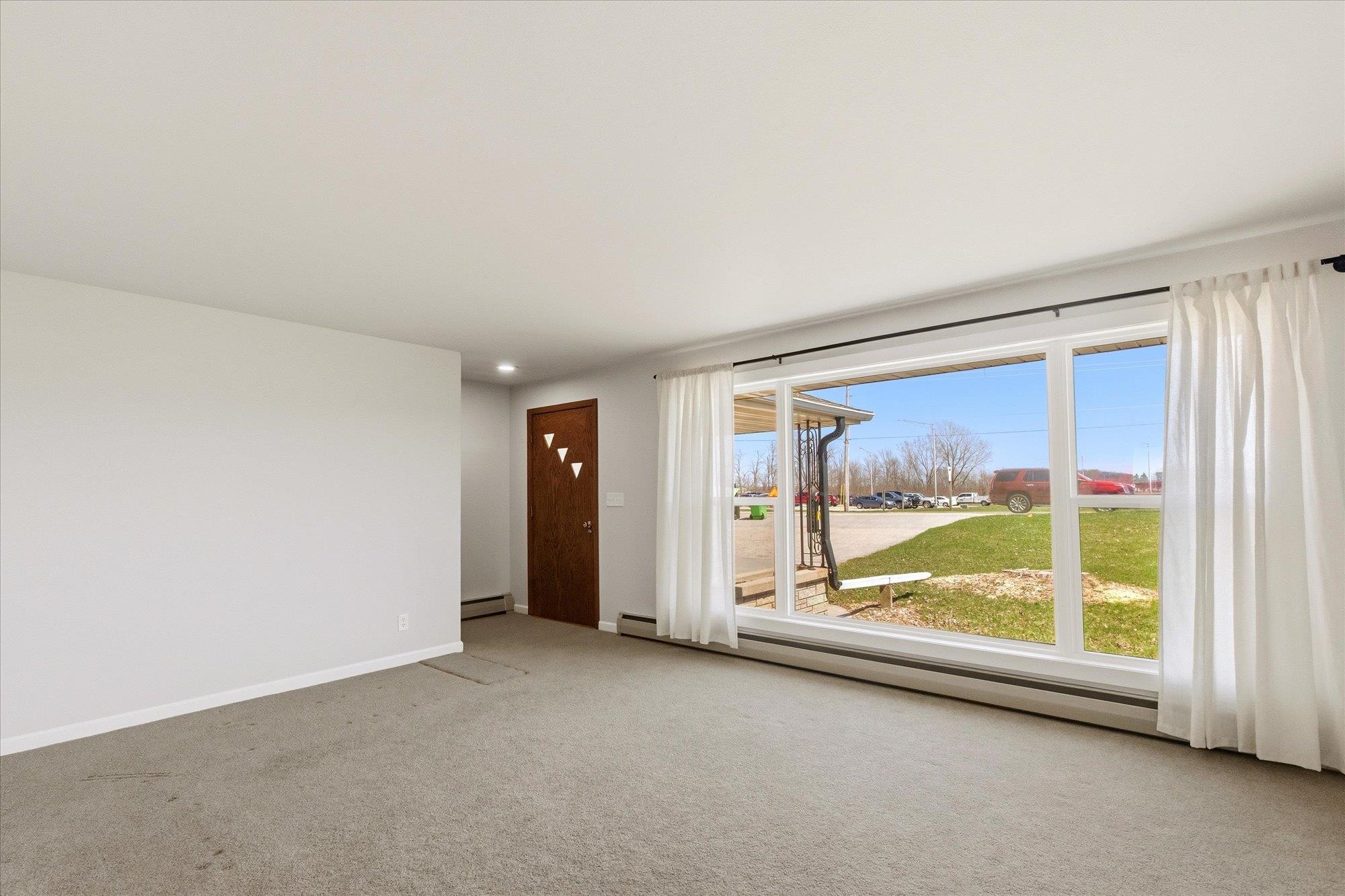N8893 County Road North Menasha, WI 54952 - Photo 6 of 29