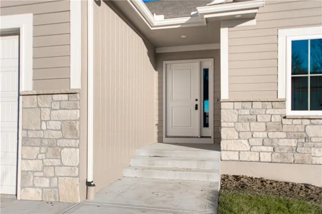 $465,000 | 1317 North Holland Court, Independence, MO 64056