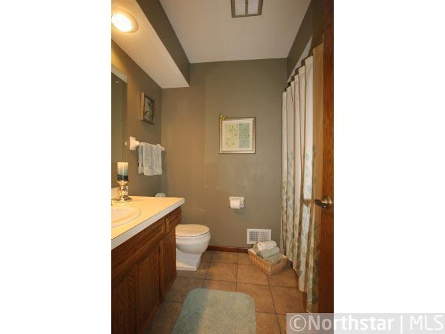 9616 Toledo Road Bloomington, MN 55437 - Photo 11 of 18