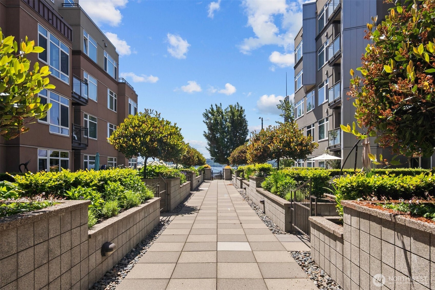 2000 Alaskan Way, Unit 453 Seattle, WA 98121 - Photo 14 of 33