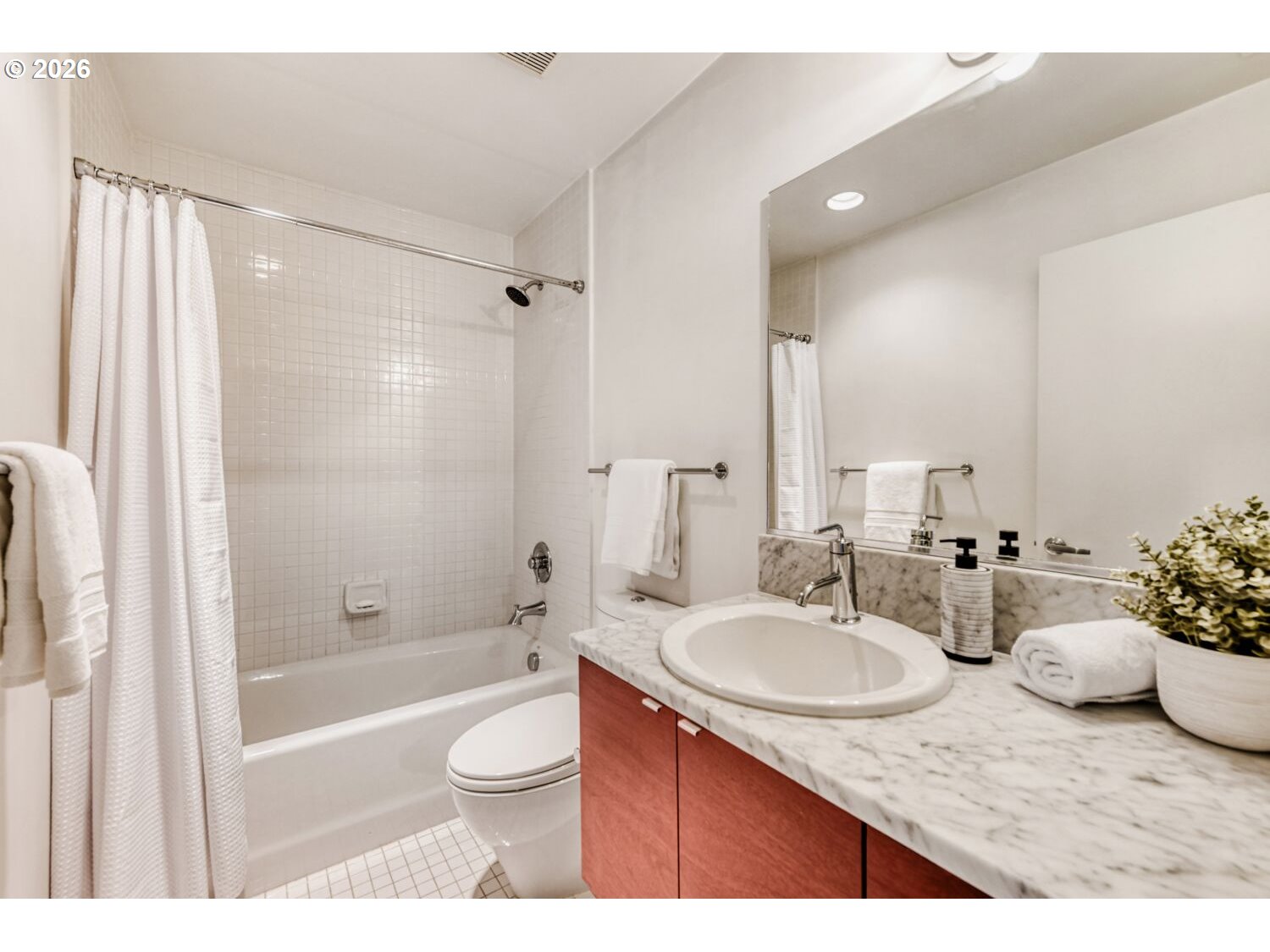 628 Northeast Knott Street, Unit 9 Portland, OR 97212 - Photo 13 of 17