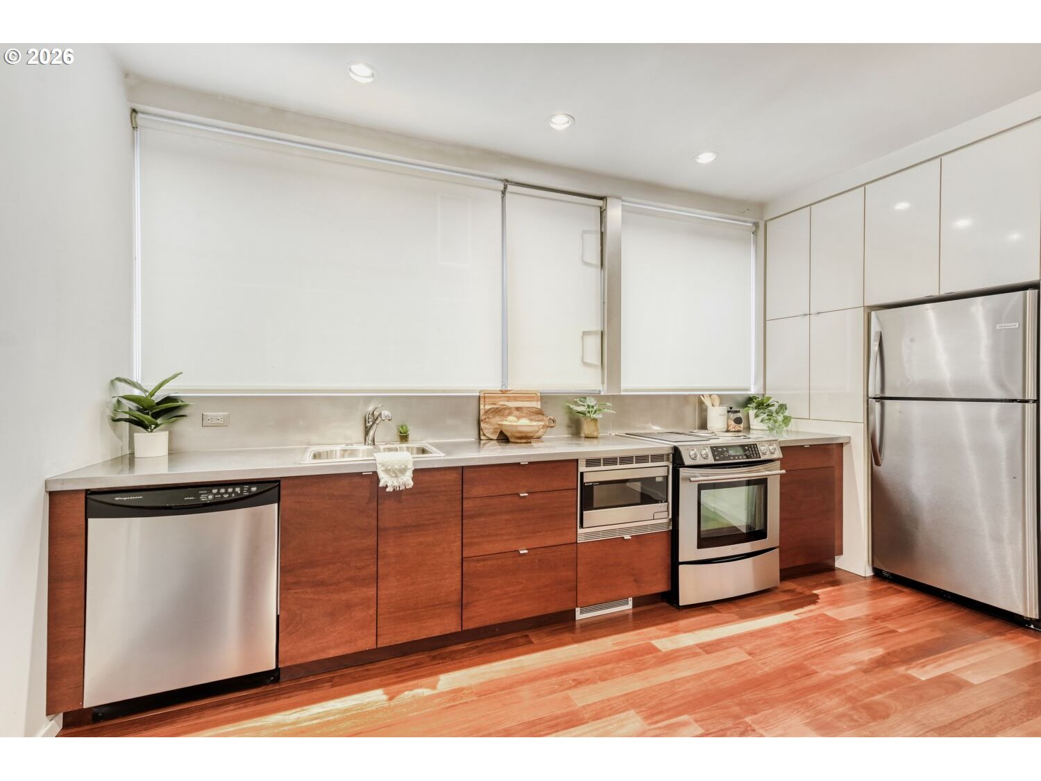 628 Northeast Knott Street, Unit 9 Portland, OR 97212 - Photo 8 of 17