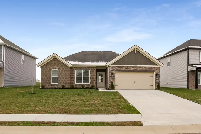 $365,900 | 3091 Dowgate Drive, Newburgh, IN 47630