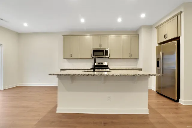 $365,900 | 3091 Dowgate Drive, Newburgh, IN 47630