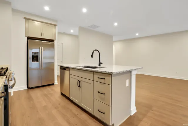 $365,900 | 3091 Dowgate Drive, Newburgh, IN 47630