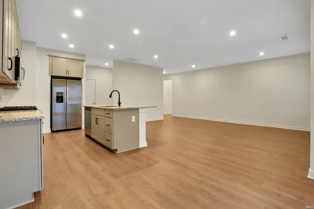 $365,900 | 3091 Dowgate Drive, Newburgh, IN 47630