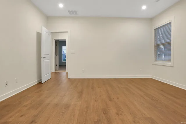 $365,900 | 3091 Dowgate Drive, Newburgh, IN 47630