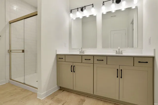 $365,900 | 3091 Dowgate Drive, Newburgh, IN 47630