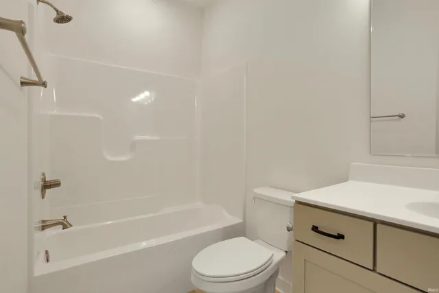 $365,900 | 3091 Dowgate Drive, Newburgh, IN 47630