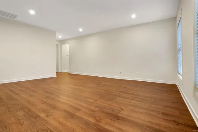 $365,900 | 3091 Dowgate Drive, Newburgh, IN 47630