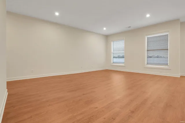 $365,900 | 3091 Dowgate Drive, Newburgh, IN 47630