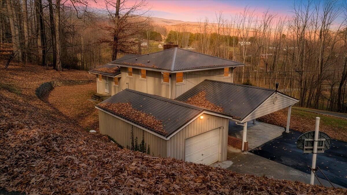 4151 Givens Road Salem, VA 24153 - Photo 2 of 45 a view of a backyard with jacuzzi