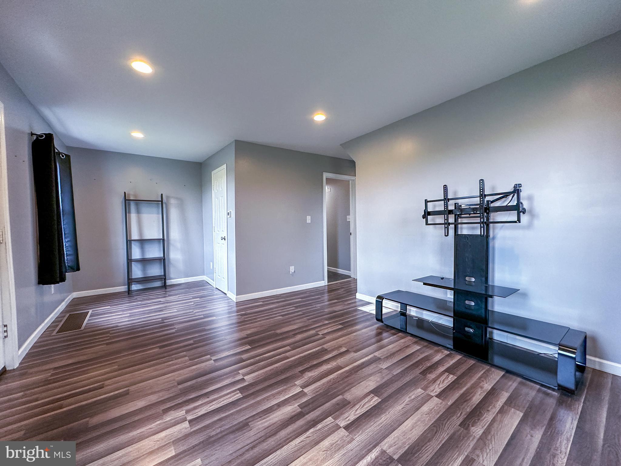 218 Hurffville - Cross Keys Road Sewell, NJ 08080 - Photo 5 of 35 Gallery Image 5