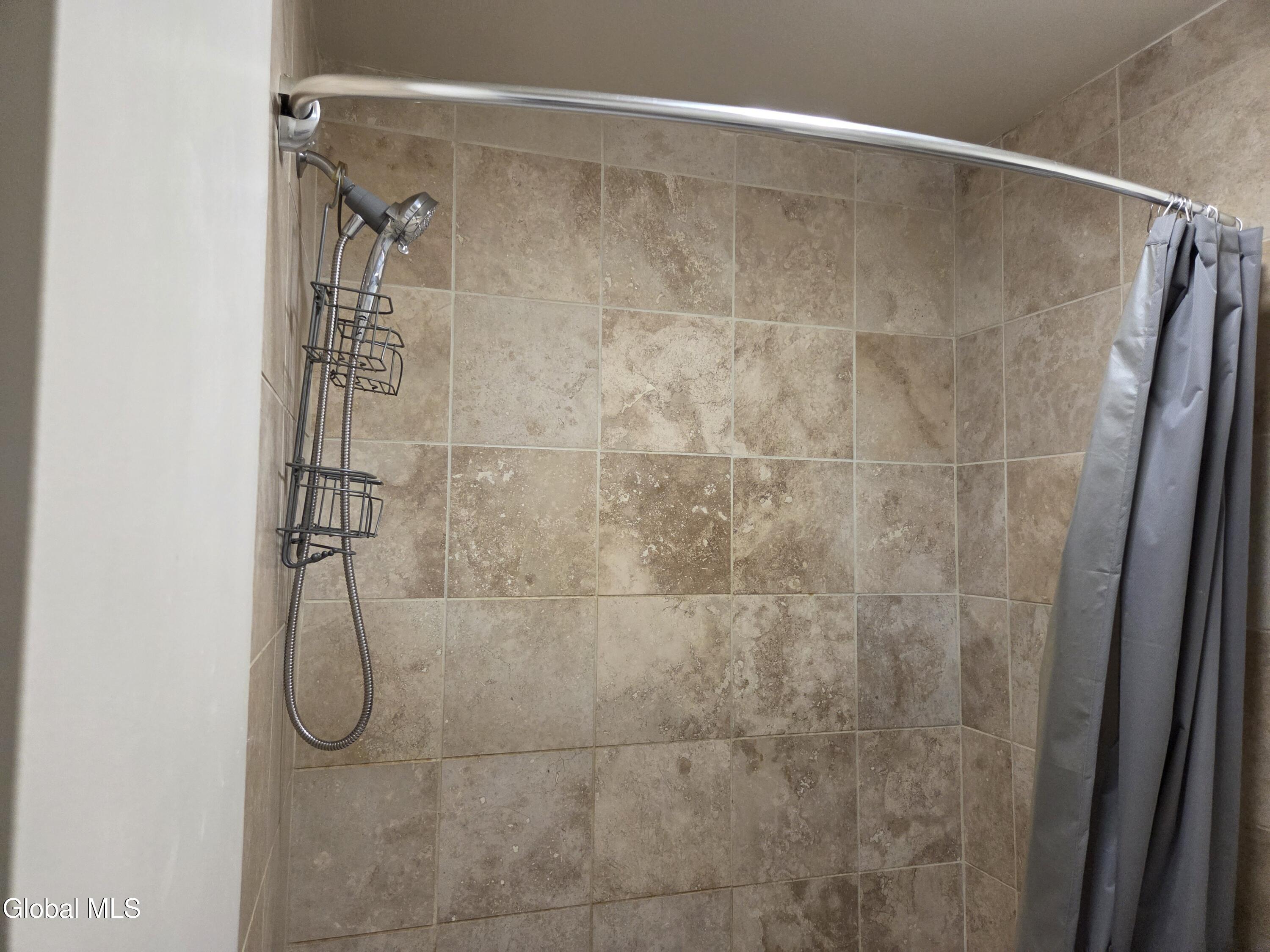 669 Pawling Avenue, Unit 2 Troy, NY 12180 - Photo 11 of 12 3977