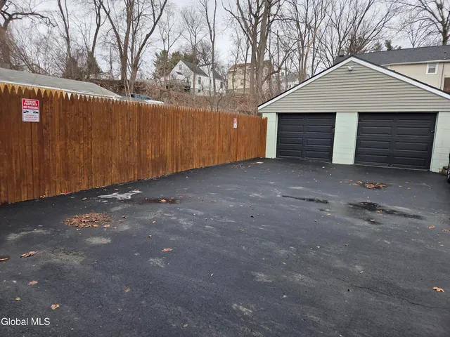 $1,800 | 669 Pawling Avenue, Unit 2, Troy, NY 12180