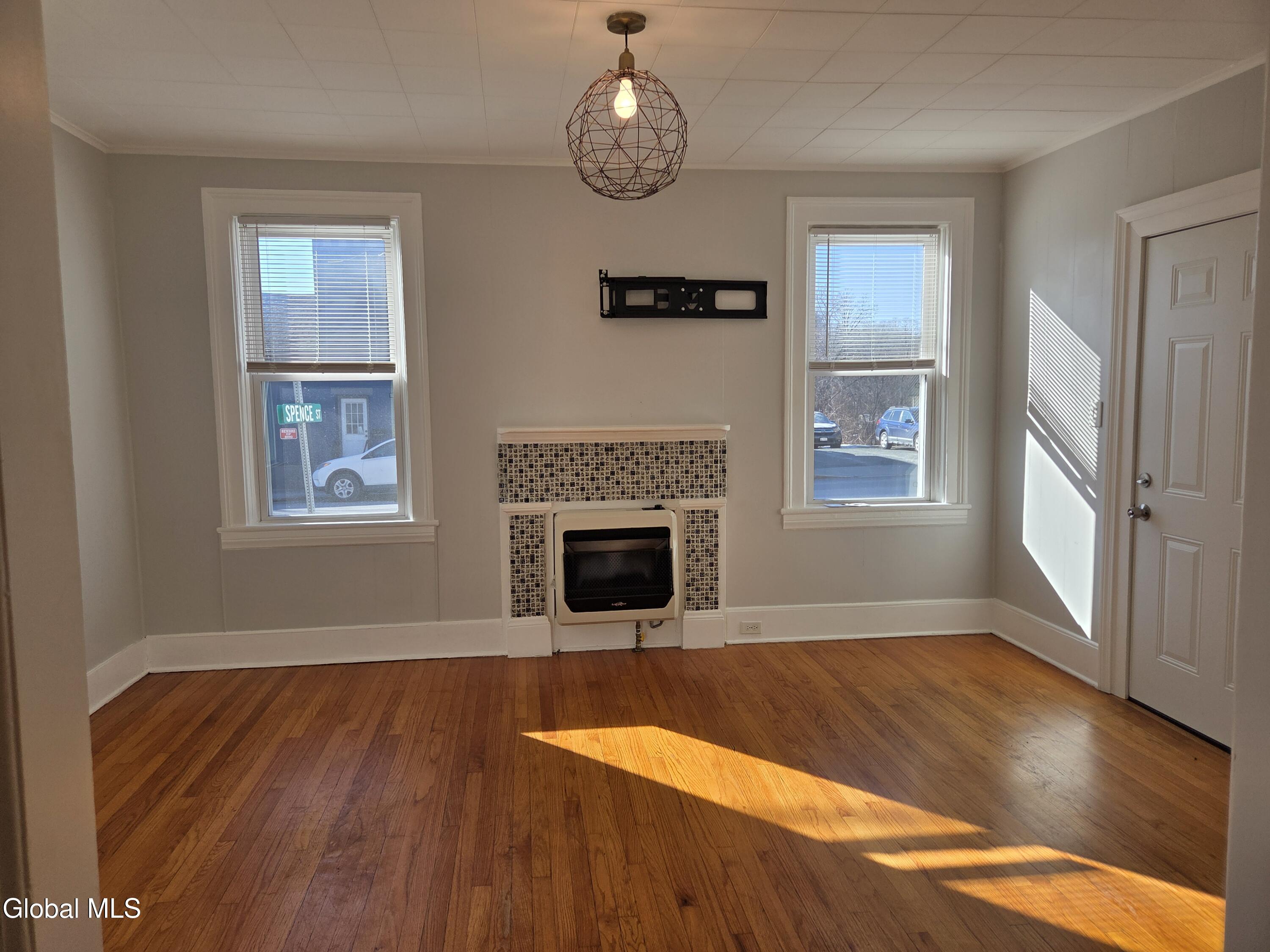 669 Pawling Avenue, Unit 2 Troy, NY 12180 - Photo 8 of 12 4112