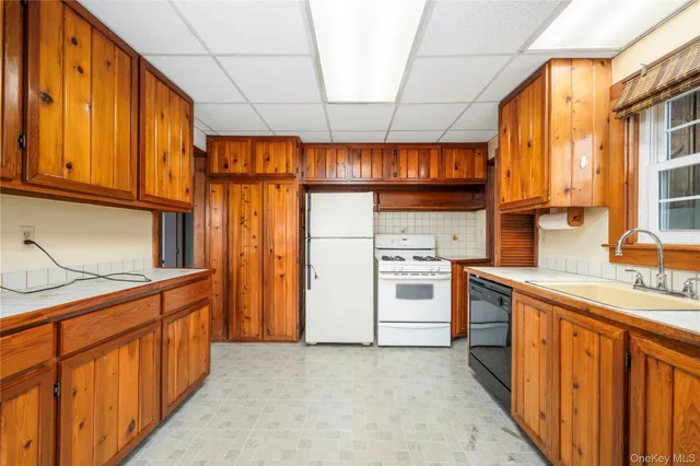 $325,000 | 46 Entrance Way, Mahopac, NY 10541