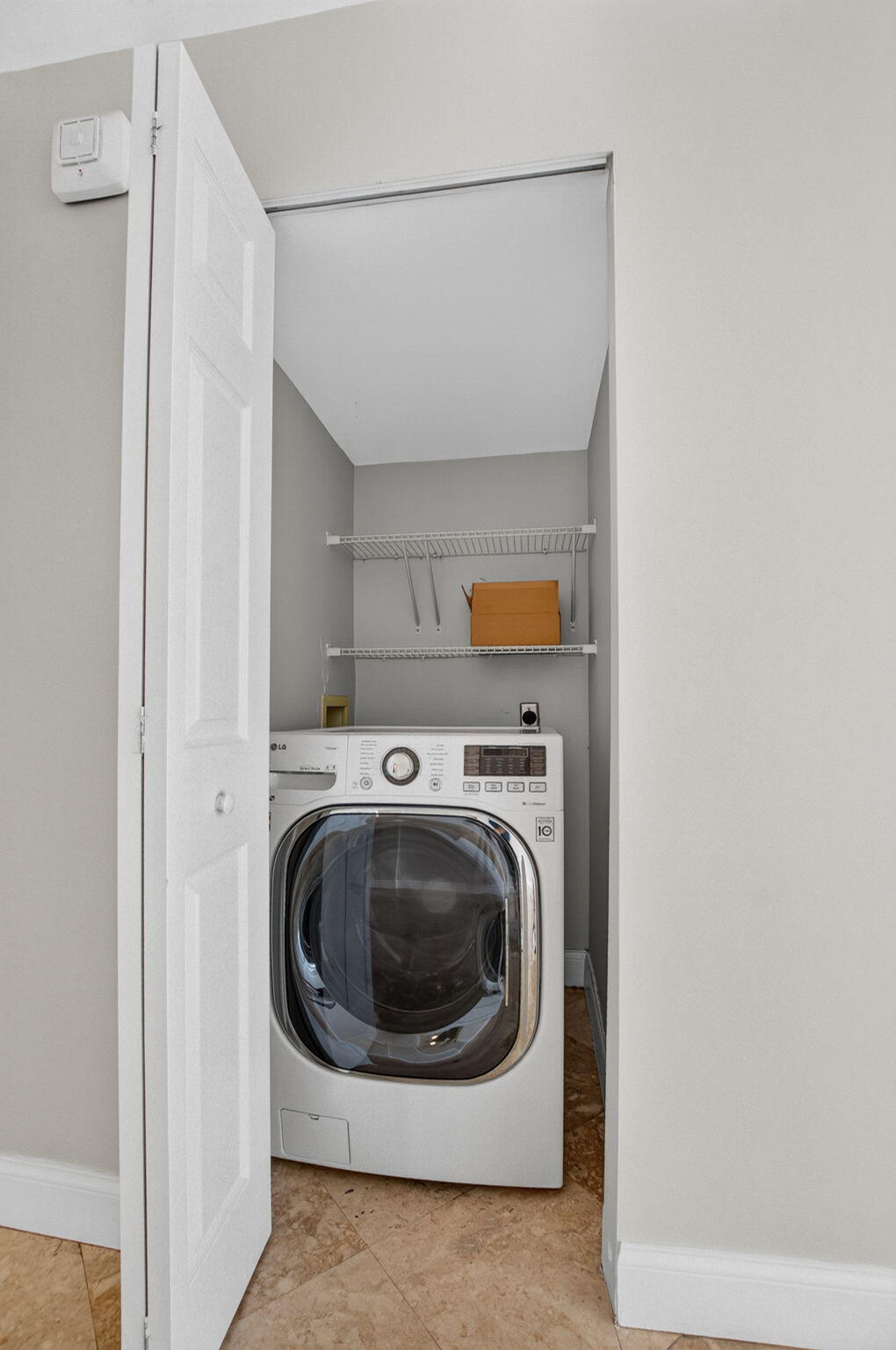 20 Royal Palm Way, Unit 3010 Boca Raton, FL 33432 - Photo 30 of 39 Washer and Dryer Combo