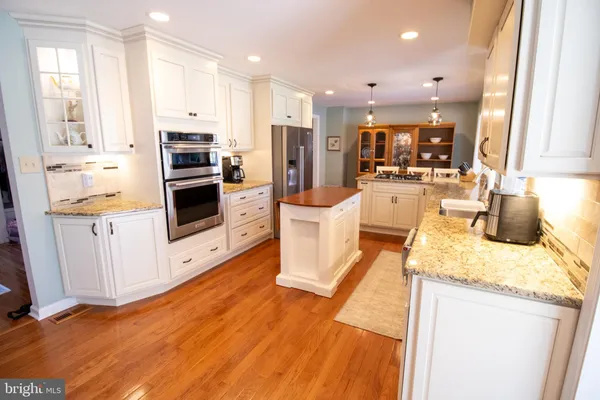 $549,999 | 226 Fawn Meadow Drive, Mount Royal, NJ 08061