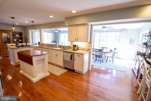 $549,999 | 226 Fawn Meadow Drive, Mount Royal, NJ 08061