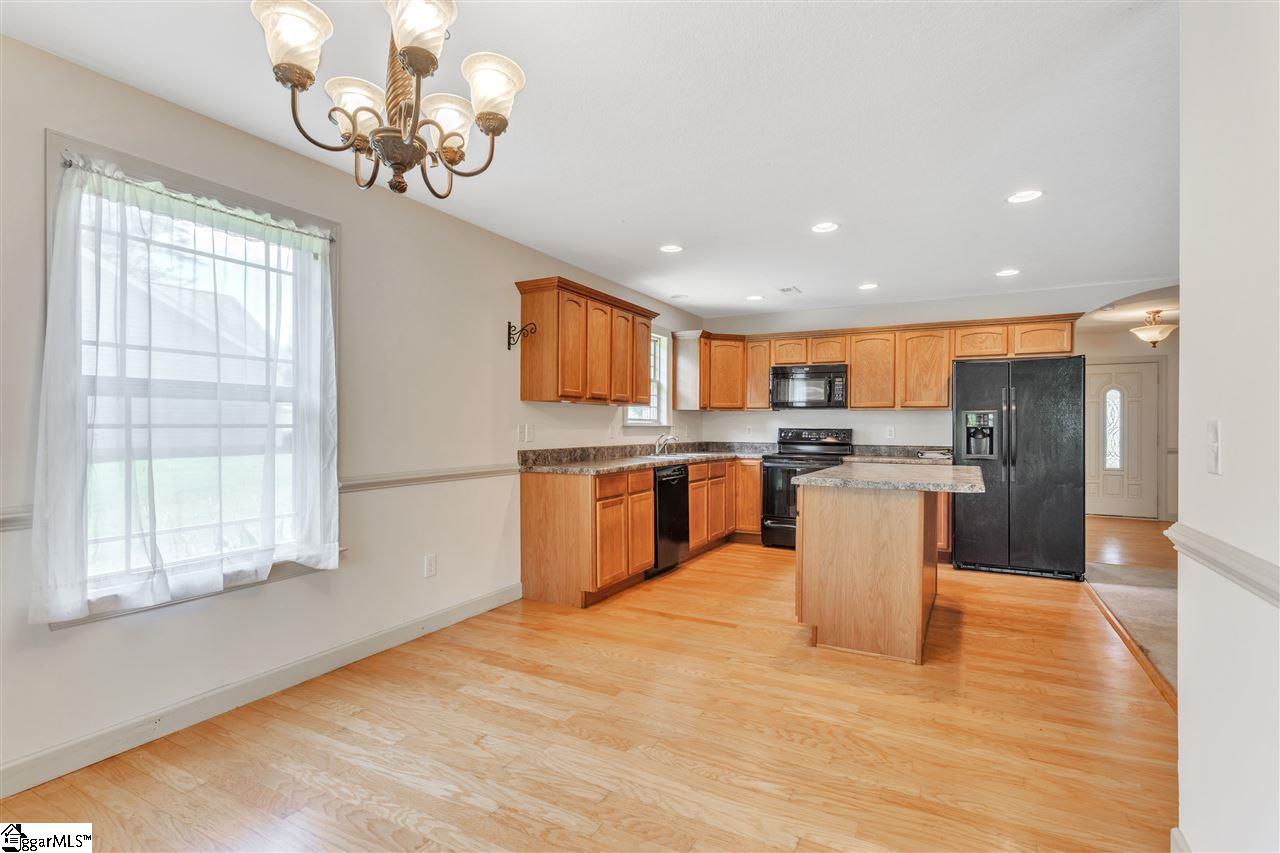 128 Wofford Road Taylors, SC 29687 - Photo 11 of 36 Gallery Image 11