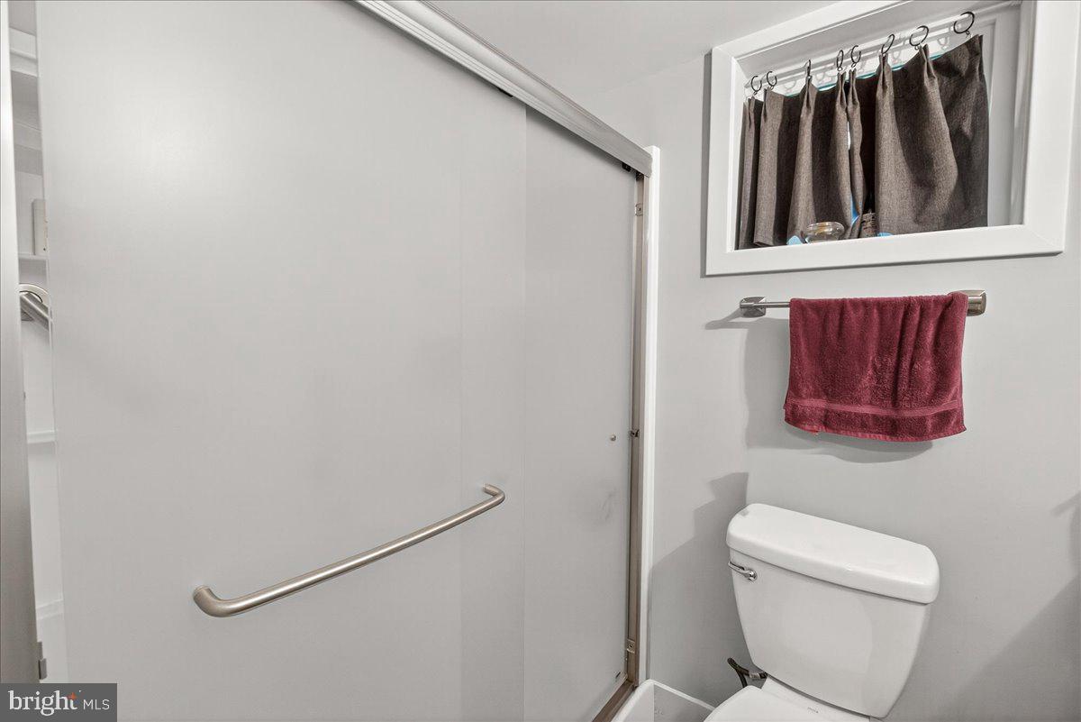 10408 Huntley Avenue Silver Spring, MD 20902 - Photo 14 of 41