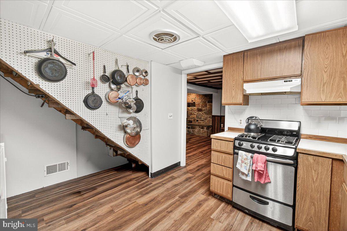 10408 Huntley Avenue Silver Spring, MD 20902 - Photo 17 of 41