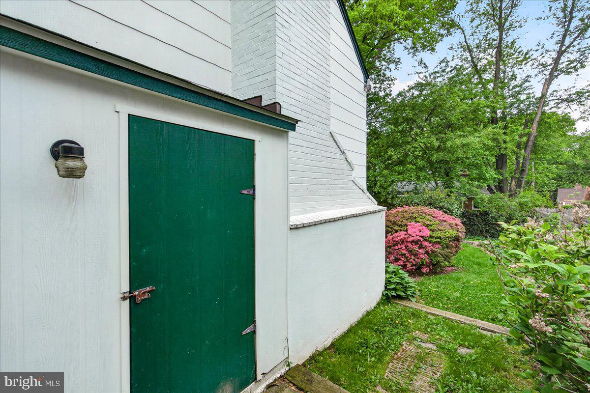 10408 Huntley Avenue Silver Spring, MD 20902 - Photo 39 of 41