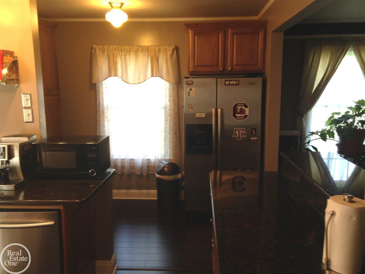 380 Neff Road Grosse Pointe, MI 48230 - Photo 5 of 39