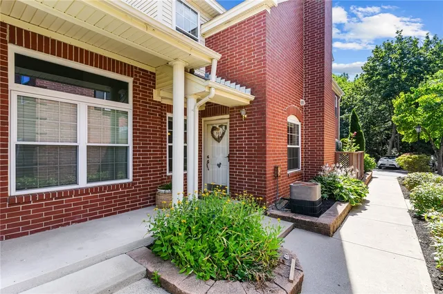 $299,999 | 626 Smithfield Road, Unit 903, North Providence, RI 02904