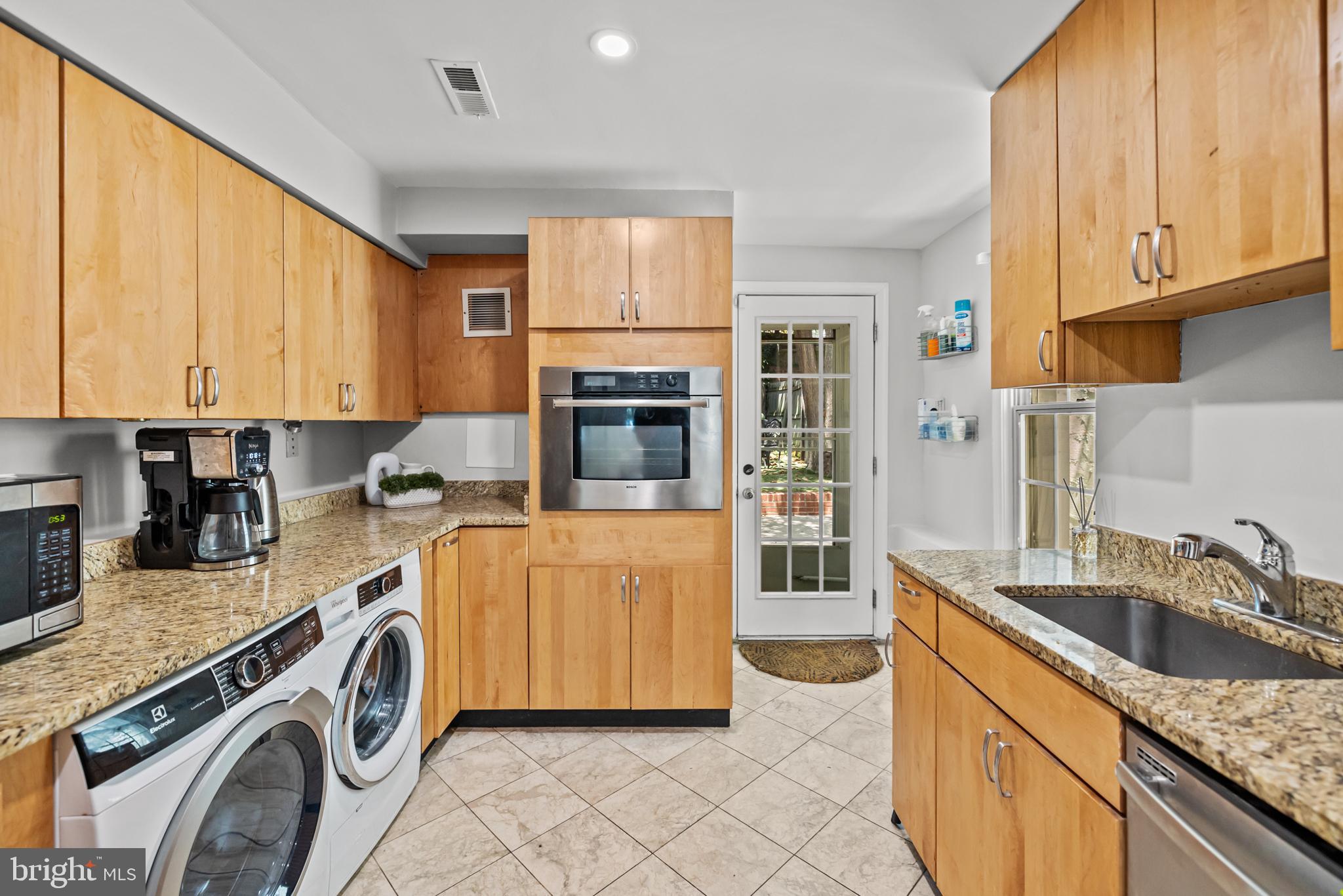 644 E Street Southeast Washington, DC 20003 - Photo 12 of 36