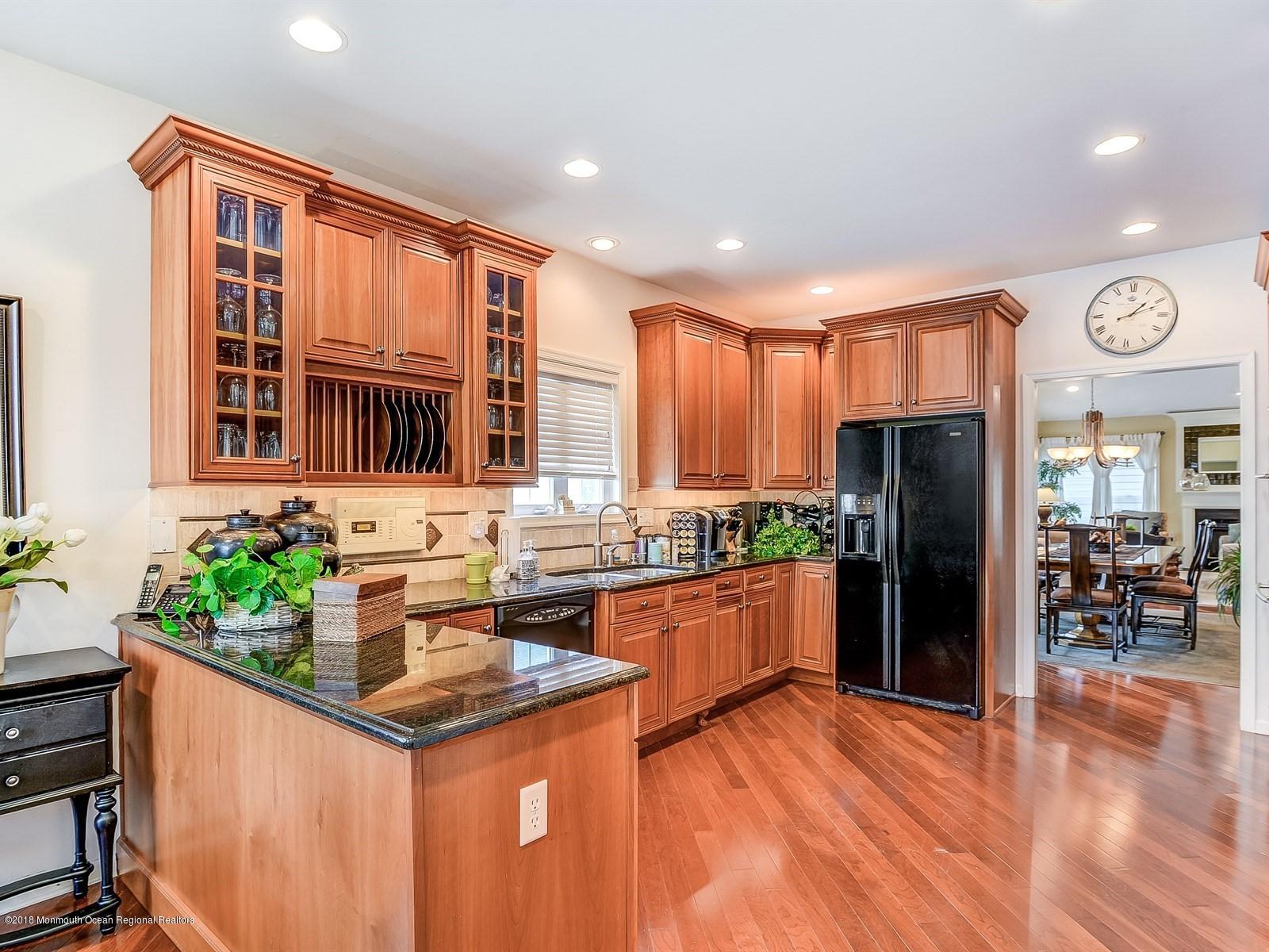 5 Yates Road Manalapan, NJ 07726 - Photo 12 of 34 013_Kitchen